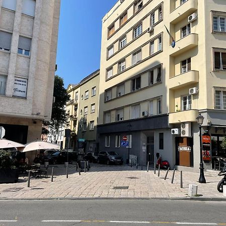 City Centre Elegance: Kosancicev Venac Studio Belgrade Luaran gambar